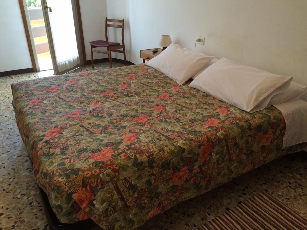 Hotel Aurora Colico Quarto foto