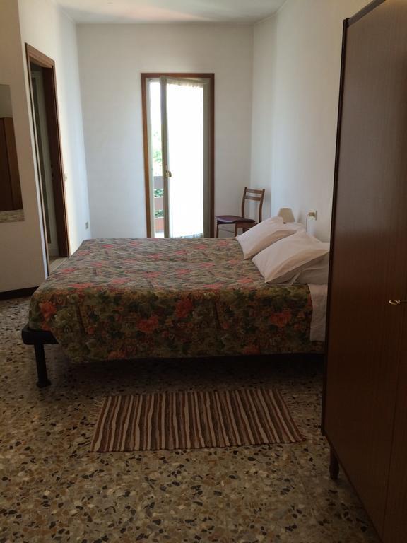Hotel Aurora Colico Quarto foto