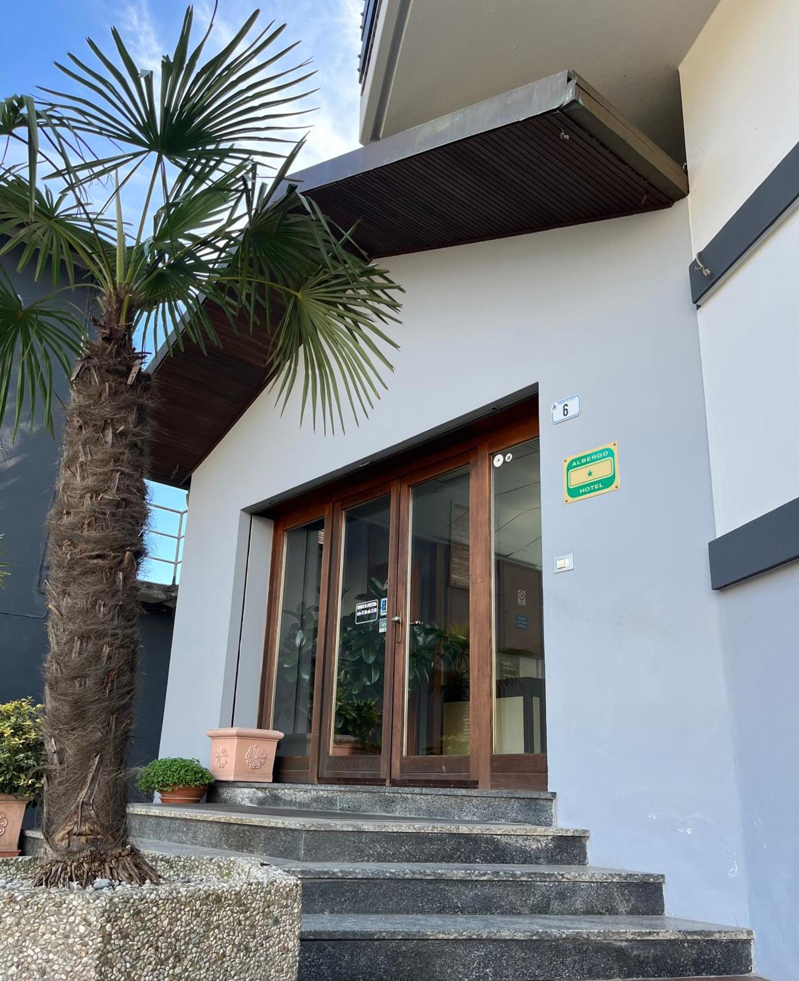 Hotel Aurora Colico Exterior foto